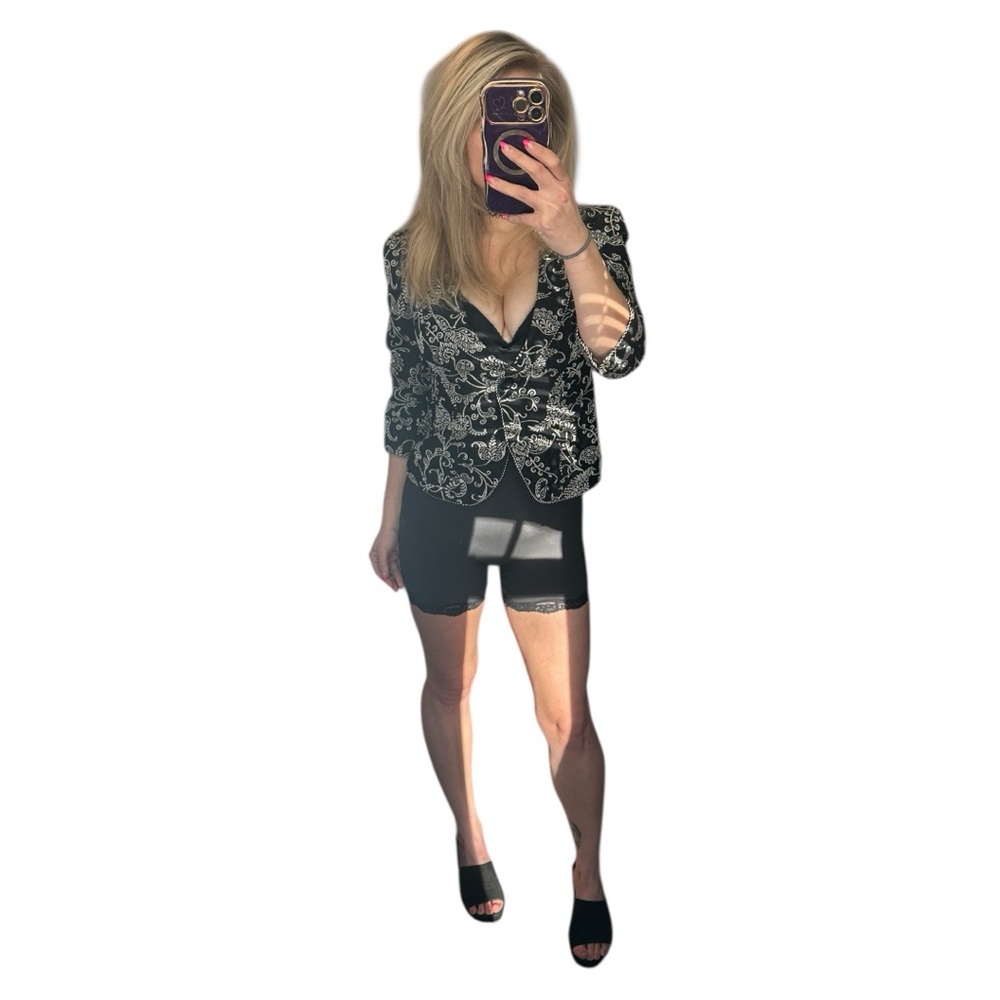 CAbi Black and Metallic White 3/4 Sleeve Floral Print Blazer Size 6 - Picture 6 of 6
